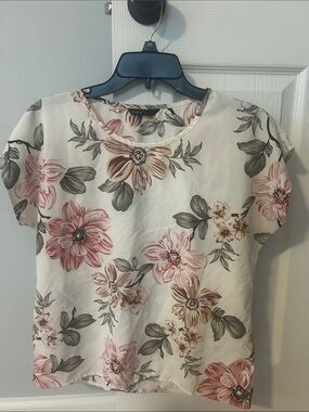 Floral Short Sleeve Blouse - White with Pink and Gray Flowers